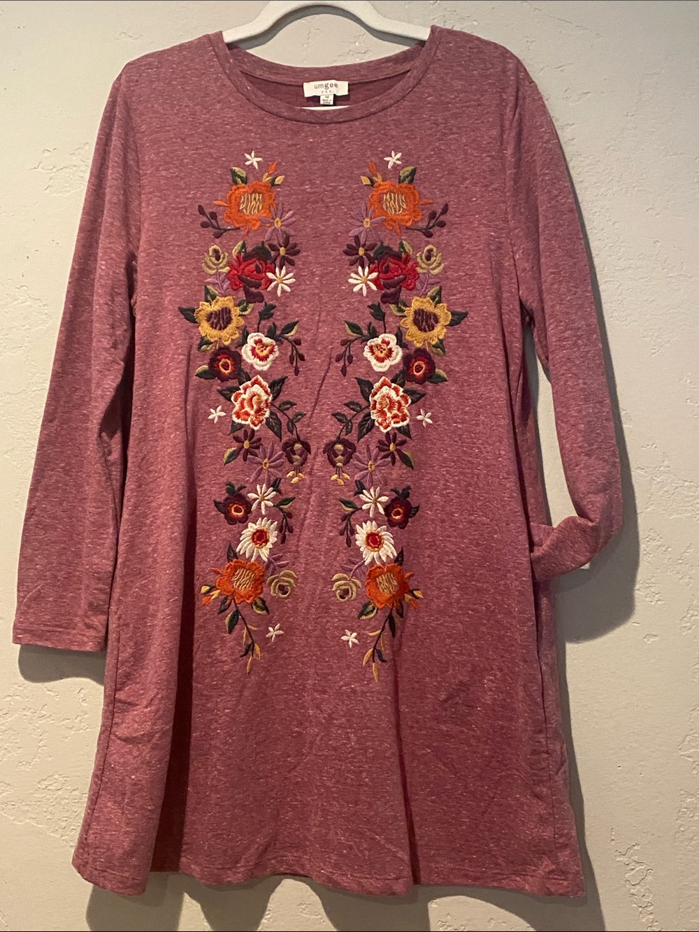 Umgee Mauve-Pink Floral Embroidered T shirt dress w/ pockets!!! NWOT Sz M